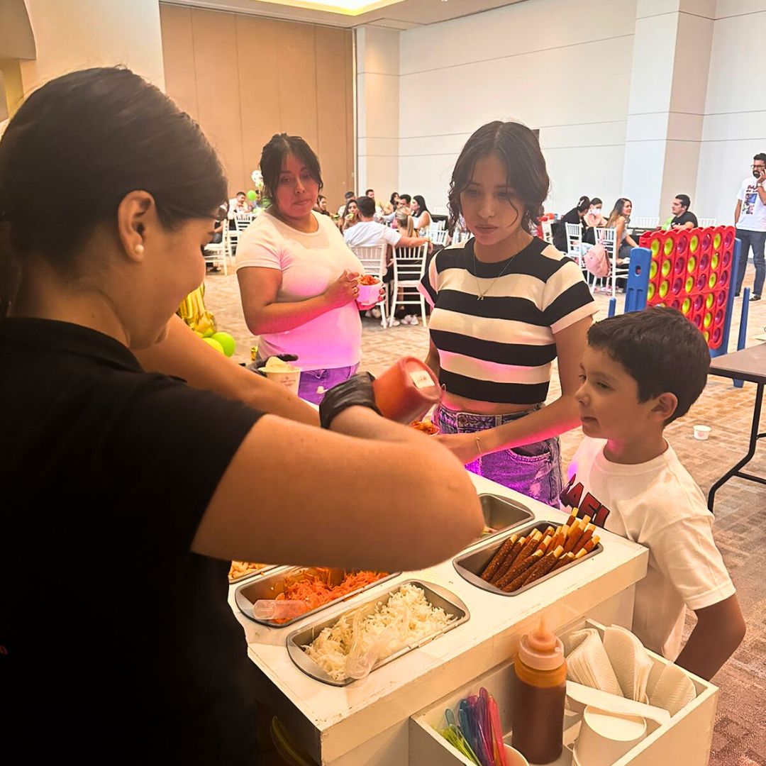 Carro de comida decorado para fiesta en CDMX